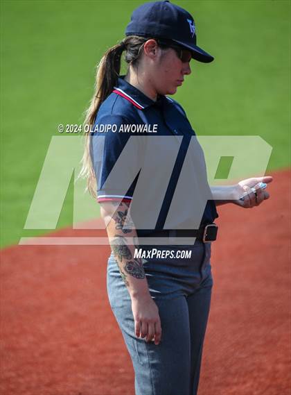 Thumbnail 2 in Guyer vs. Weslaco (UIL 6A Softball Semifinal) photogallery.