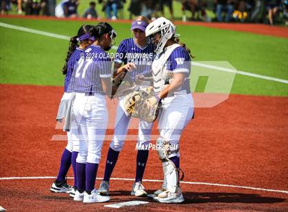 Thumbnail 2 in Guyer vs. Weslaco (UIL 6A Softball Semifinal) photogallery.