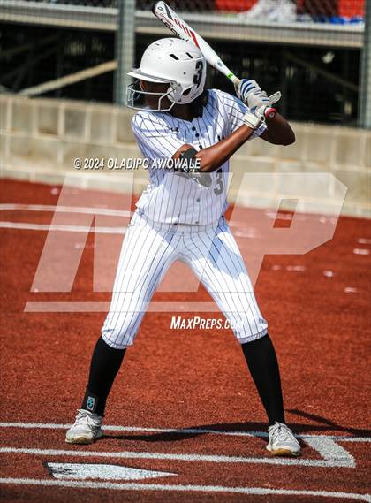 Thumbnail 1 in Guyer vs. Weslaco (UIL 6A Softball Semifinal) photogallery.