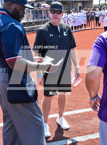Thumbnail 1 in Guyer vs. Weslaco (UIL 6A Softball Semifinal) photogallery.