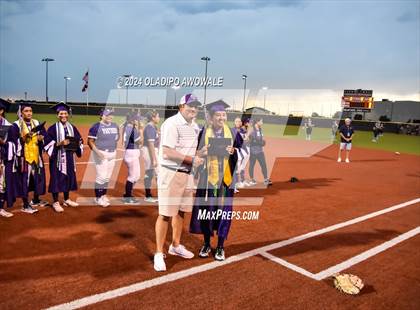 Thumbnail 1 in Guyer vs. Weslaco (UIL 6A Softball Semifinal) photogallery.