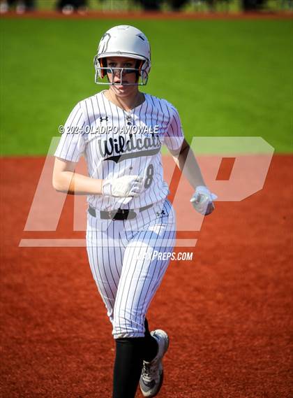 Thumbnail 2 in Guyer vs. Weslaco (UIL 6A Softball Semifinal) photogallery.