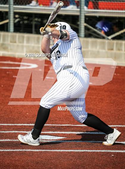 Thumbnail 2 in Guyer vs. Weslaco (UIL 6A Softball Semifinal) photogallery.