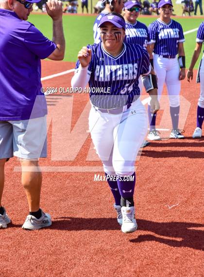 Thumbnail 3 in Guyer vs. Weslaco (UIL 6A Softball Semifinal) photogallery.