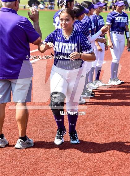 Thumbnail 1 in Guyer vs. Weslaco (UIL 6A Softball Semifinal) photogallery.