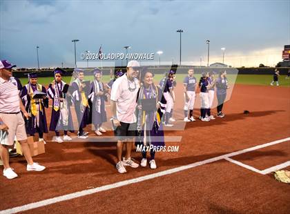 Thumbnail 2 in Guyer vs. Weslaco (UIL 6A Softball Semifinal) photogallery.