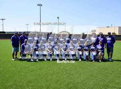 Thumbnail 1 in Guyer vs. Weslaco (UIL 6A Softball Semifinal) photogallery.