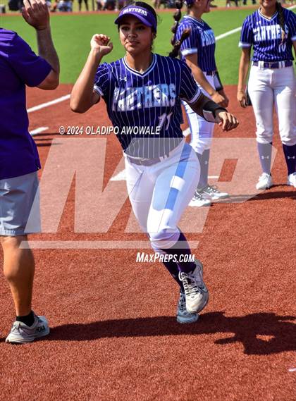 Thumbnail 3 in Guyer vs. Weslaco (UIL 6A Softball Semifinal) photogallery.