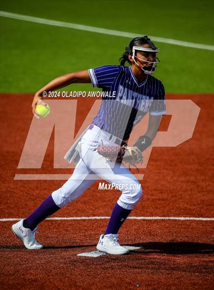 Thumbnail 3 in Guyer vs. Weslaco (UIL 6A Softball Semifinal) photogallery.