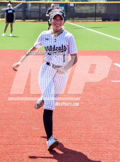 Thumbnail 3 in Guyer vs. Weslaco (UIL 6A Softball Semifinal) photogallery.