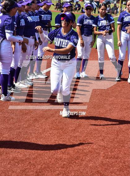 Thumbnail 3 in Guyer vs. Weslaco (UIL 6A Softball Semifinal) photogallery.