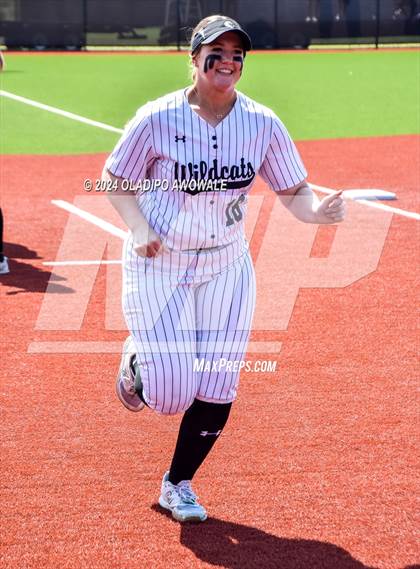 Thumbnail 3 in Guyer vs. Weslaco (UIL 6A Softball Semifinal) photogallery.