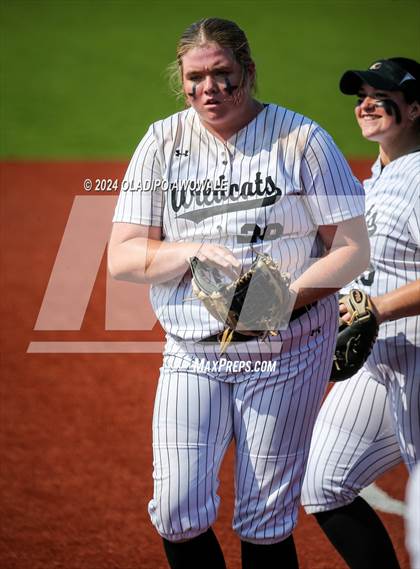 Thumbnail 1 in Guyer vs. Weslaco (UIL 6A Softball Semifinal) photogallery.