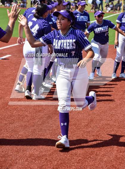 Thumbnail 1 in Guyer vs. Weslaco (UIL 6A Softball Semifinal) photogallery.