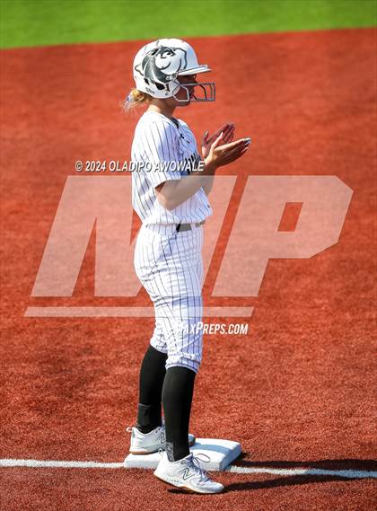 Thumbnail 1 in Guyer vs. Weslaco (UIL 6A Softball Semifinal) photogallery.