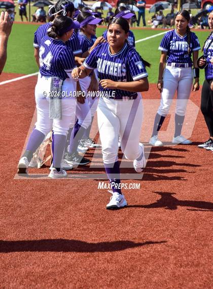 Thumbnail 3 in Guyer vs. Weslaco (UIL 6A Softball Semifinal) photogallery.