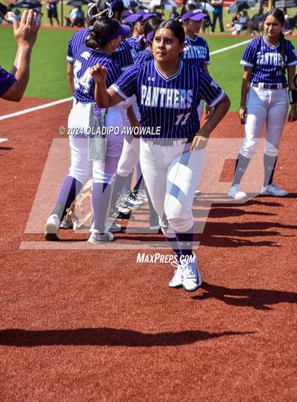 Thumbnail 1 in Guyer vs. Weslaco (UIL 6A Softball Semifinal) photogallery.