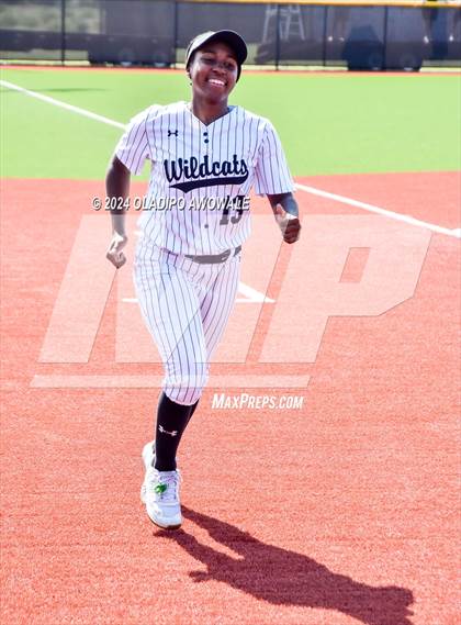 Thumbnail 1 in Guyer vs. Weslaco (UIL 6A Softball Semifinal) photogallery.