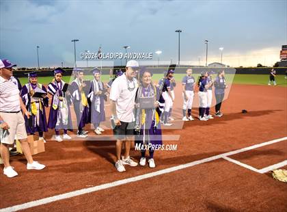 Thumbnail 3 in Guyer vs. Weslaco (UIL 6A Softball Semifinal) photogallery.