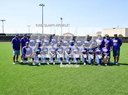 Thumbnail 2 in Guyer vs. Weslaco (UIL 6A Softball Semifinal) photogallery.