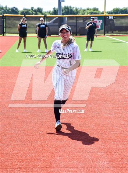 Thumbnail 1 in Guyer vs. Weslaco (UIL 6A Softball Semifinal) photogallery.