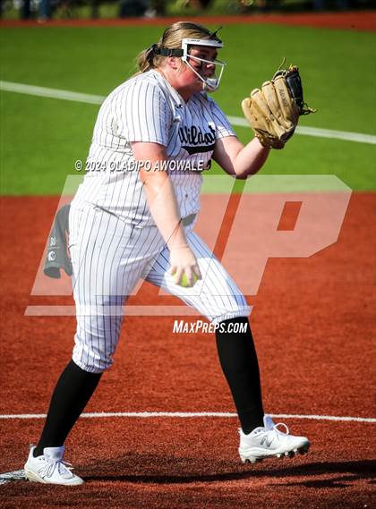 Thumbnail 1 in Guyer vs. Weslaco (UIL 6A Softball Semifinal) photogallery.