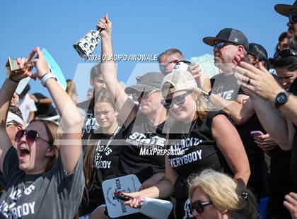 Thumbnail 2 in Guyer vs. Weslaco (UIL 6A Softball Semifinal) photogallery.