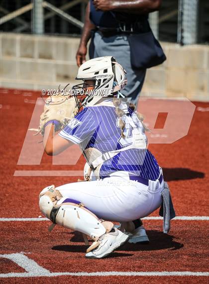 Thumbnail 2 in Guyer vs. Weslaco (UIL 6A Softball Semifinal) photogallery.