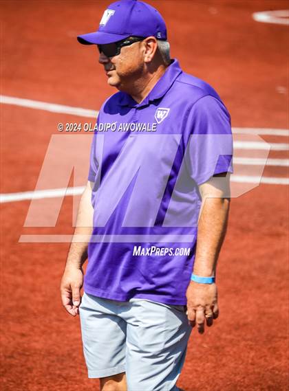 Thumbnail 3 in Guyer vs. Weslaco (UIL 6A Softball Semifinal) photogallery.