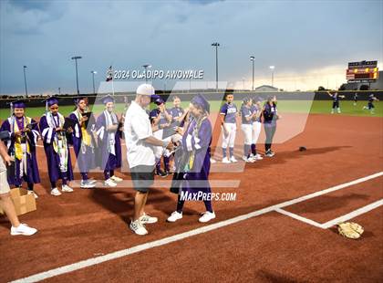 Thumbnail 1 in Guyer vs. Weslaco (UIL 6A Softball Semifinal) photogallery.
