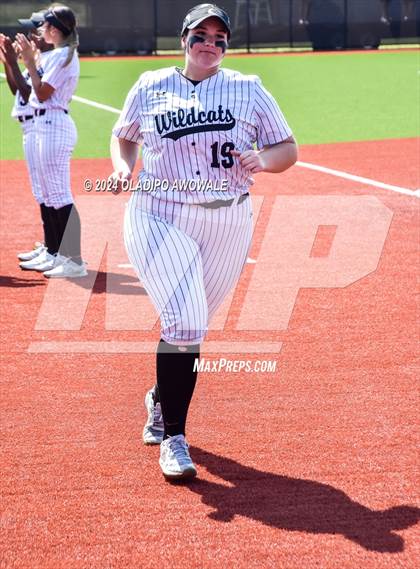 Thumbnail 3 in Guyer vs. Weslaco (UIL 6A Softball Semifinal) photogallery.