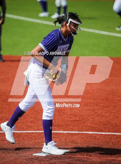 Thumbnail 2 in Guyer vs. Weslaco (UIL 6A Softball Semifinal) photogallery.