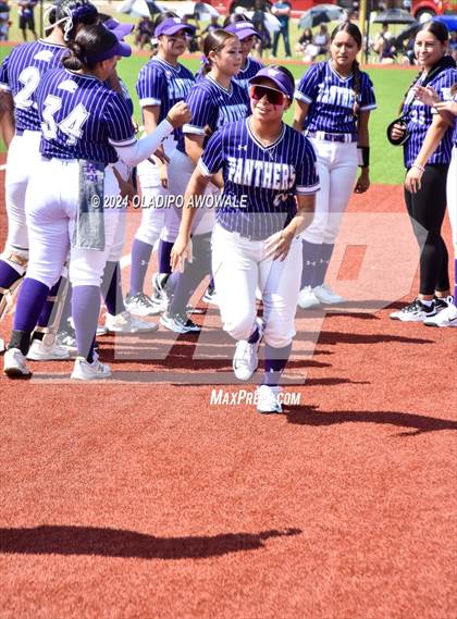 Thumbnail 2 in Guyer vs. Weslaco (UIL 6A Softball Semifinal) photogallery.