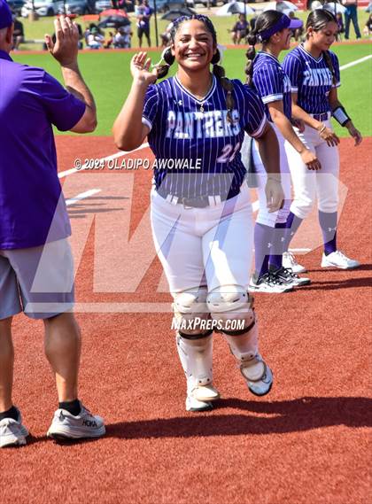 Thumbnail 3 in Guyer vs. Weslaco (UIL 6A Softball Semifinal) photogallery.
