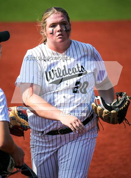 Thumbnail 3 in Guyer vs. Weslaco (UIL 6A Softball Semifinal) photogallery.