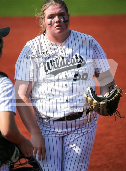 Thumbnail 1 in Guyer vs. Weslaco (UIL 6A Softball Semifinal) photogallery.
