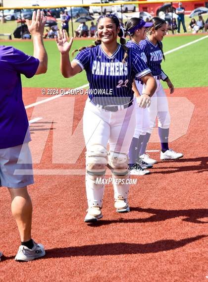 Thumbnail 1 in Guyer vs. Weslaco (UIL 6A Softball Semifinal) photogallery.