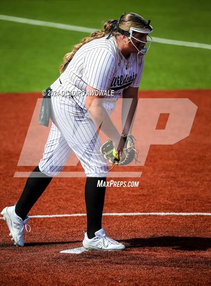 Thumbnail 1 in Guyer vs. Weslaco (UIL 6A Softball Semifinal) photogallery.