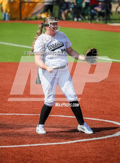 Thumbnail 3 in Guyer vs. Weslaco (UIL 6A Softball Semifinal) photogallery.