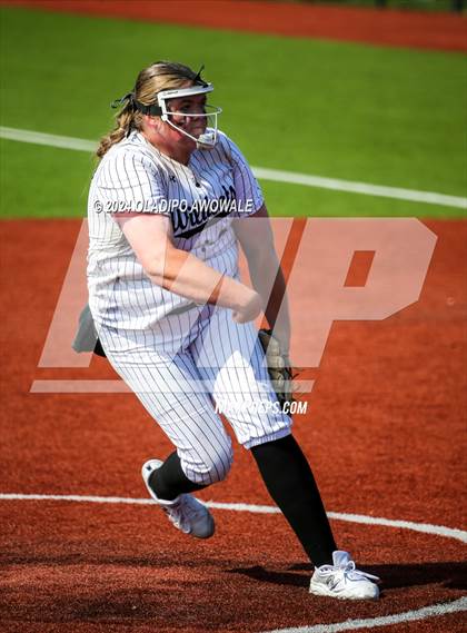 Thumbnail 2 in Guyer vs. Weslaco (UIL 6A Softball Semifinal) photogallery.
