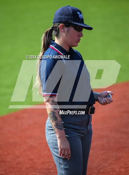 Thumbnail 3 in Guyer vs. Weslaco (UIL 6A Softball Semifinal) photogallery.