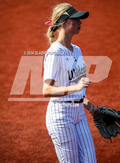 Thumbnail 3 in Guyer vs. Weslaco (UIL 6A Softball Semifinal) photogallery.