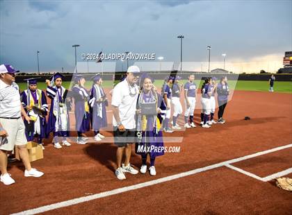 Thumbnail 1 in Guyer vs. Weslaco (UIL 6A Softball Semifinal) photogallery.