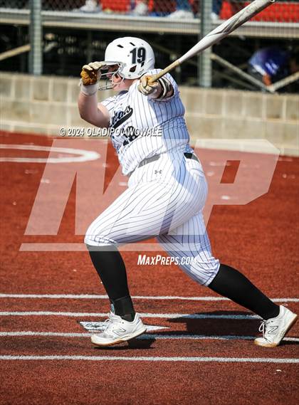 Thumbnail 3 in Guyer vs. Weslaco (UIL 6A Softball Semifinal) photogallery.
