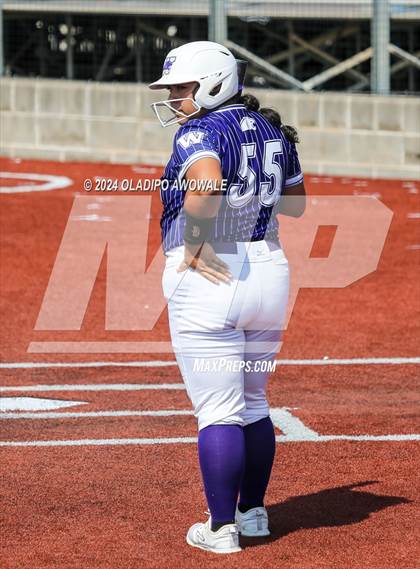Thumbnail 2 in Guyer vs. Weslaco (UIL 6A Softball Semifinal) photogallery.