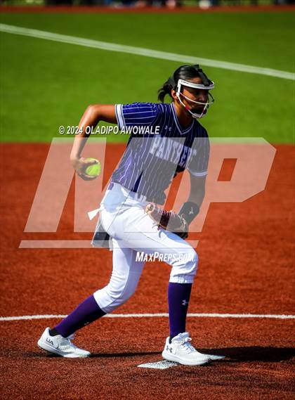 Thumbnail 2 in Guyer vs. Weslaco (UIL 6A Softball Semifinal) photogallery.