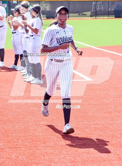Thumbnail 3 in Guyer vs. Weslaco (UIL 6A Softball Semifinal) photogallery.