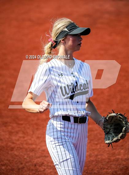 Thumbnail 2 in Guyer vs. Weslaco (UIL 6A Softball Semifinal) photogallery.