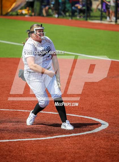 Thumbnail 2 in Guyer vs. Weslaco (UIL 6A Softball Semifinal) photogallery.