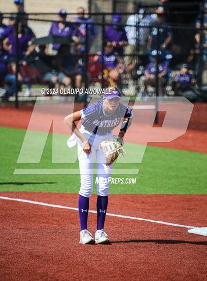 Thumbnail 2 in Guyer vs. Weslaco (UIL 6A Softball Semifinal) photogallery.